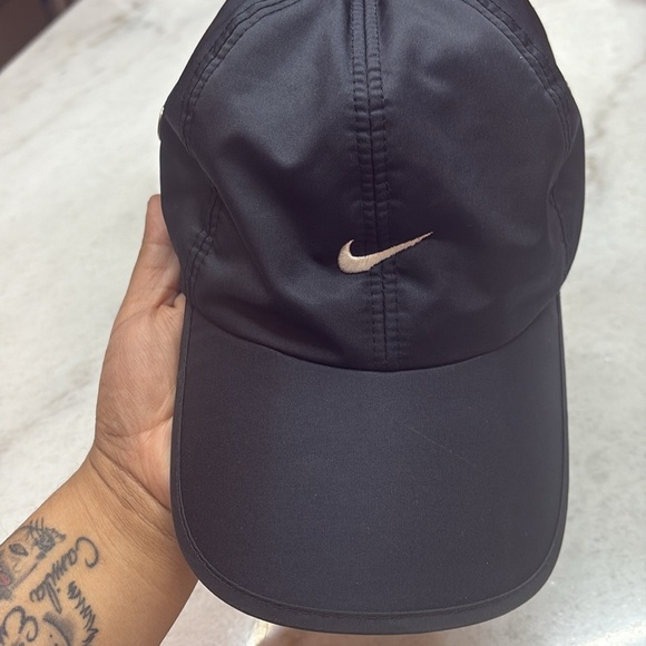 Nike Black Sports Cap - Picture 5 of 5